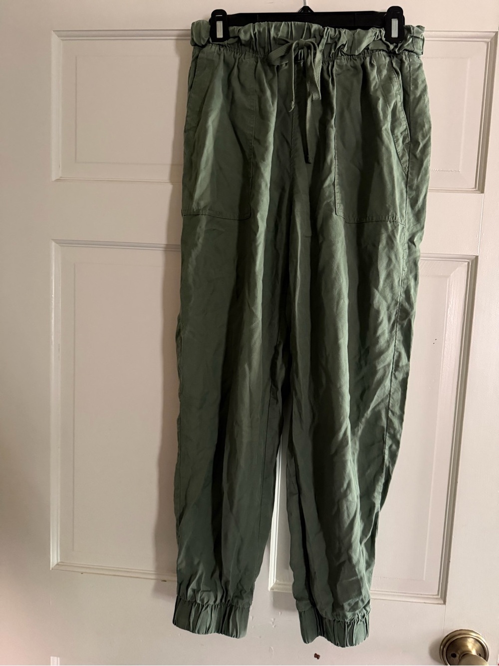 Universal Thread Women’s Olive Drawstring Joggers Size S Great Condition